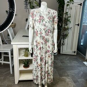 Vintage tall girl floral pastel cream dress with shoulder pads and brass buttons